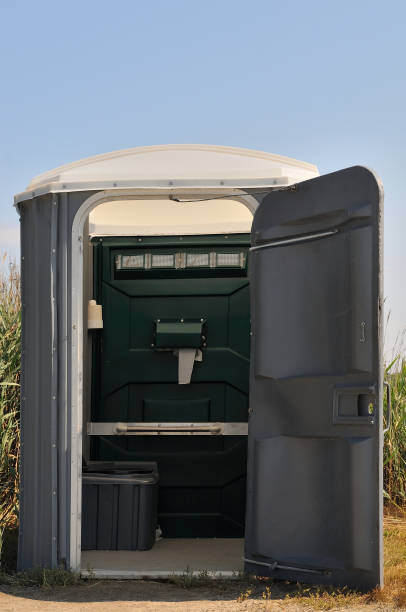 Best Portable restroom trailer rental  in Pine Nyon, CA